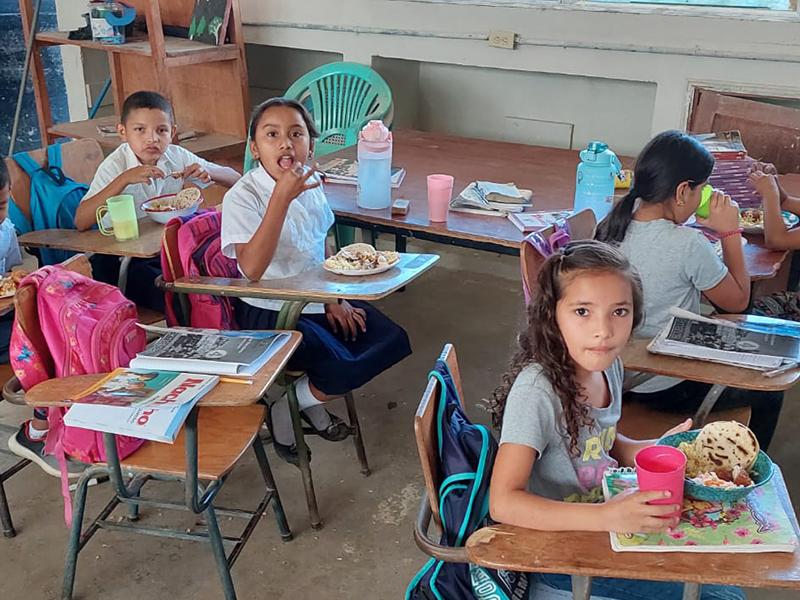 Lunch with Studetns a an elementary school in San Lorenzo Lempira Honduras year 2023.